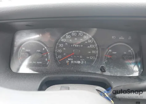 2004 Ford Crown Victoria Lx z USA, uszkodzony, nr VIN 2FAHP74W74X156121